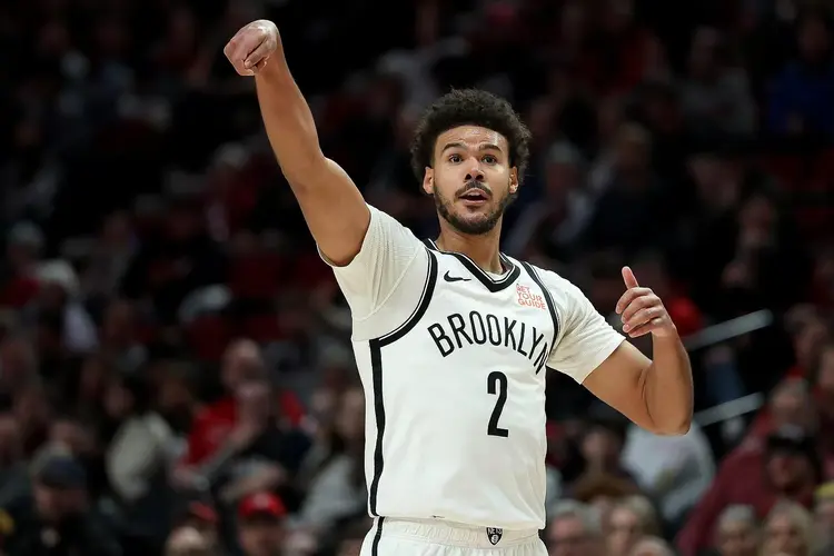 莎拉波娃连续十五场比赛得分超过表现优异，掘金不断突破！(莎拉波娃对小威的战绩)