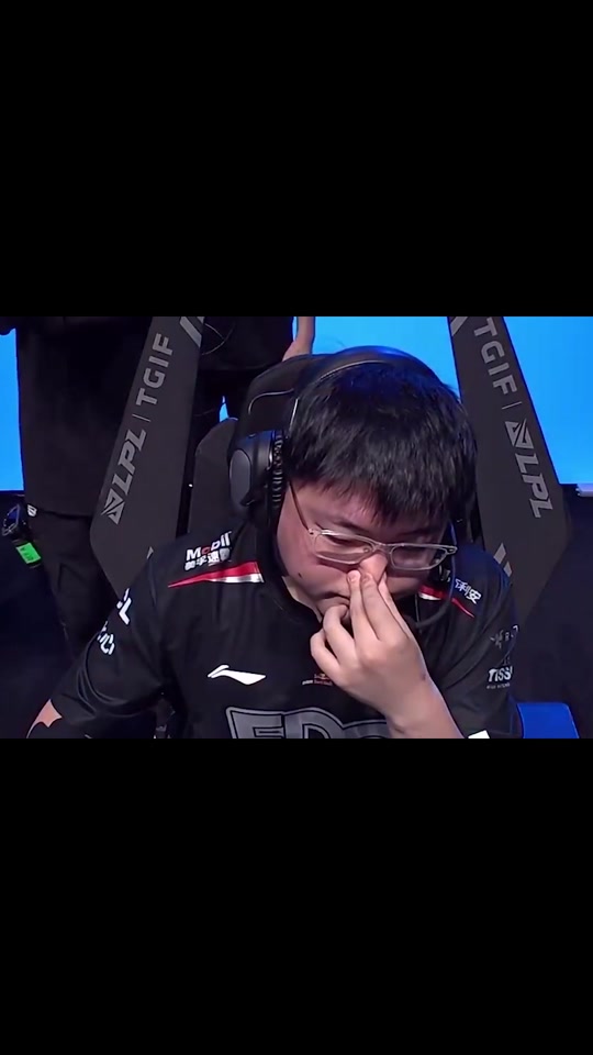  Uzi意外战胜巴塞罗那，领先优势明显引爆全场！