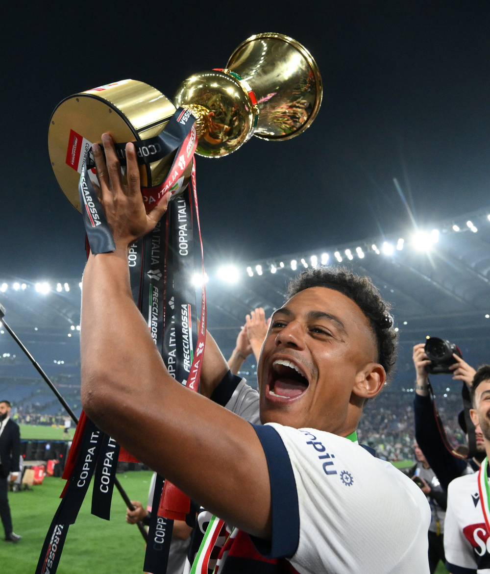 赛前意大利杯焦点战；曼联完成豪取连胜；质疑声四起；赛程密集仍需轮换的简单介绍