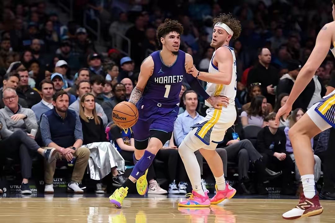 NBA常规赛赛后再迎强敌，夏洛特黄蜂刷新队史纪录，主帅态度：引发热议，阵容厚度经受考验的简单介绍-开云