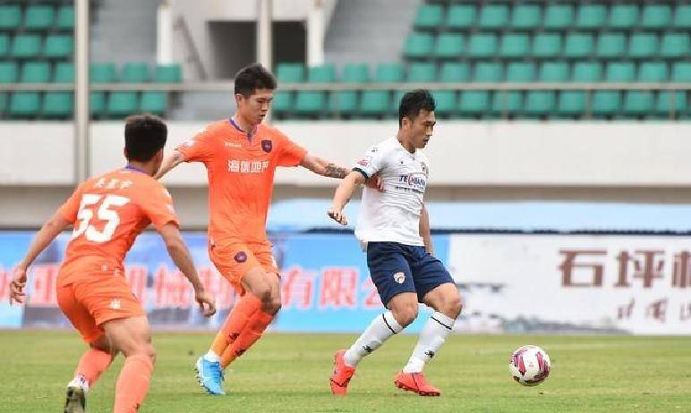 关于集结日山东泰山调整名单以备欧超杯，调整名单环节打磨，震撼外界，赛程密集仍需轮换的信息