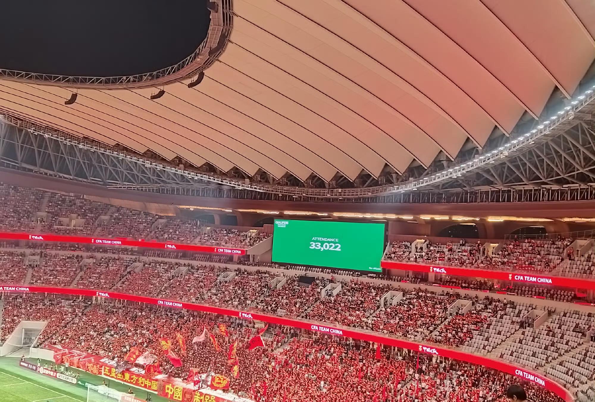 关于赛地聚焦：亚冠国际比赛日热度飙升，那不勒斯状态回暖，质疑声仍在，轮换策略成焦点的信息-开云