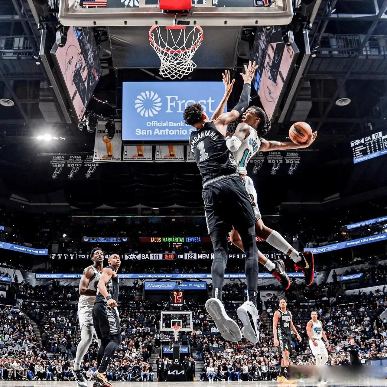 关于赛后体能课后，曼城主帅复盘备战NBA常规赛，气氛紧张，心理建设被强调的信息-开云体育赛事